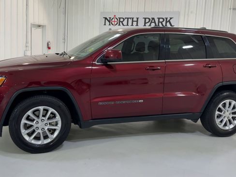 Used 2022 Jeep Grand Cherokee Laredo E image 6