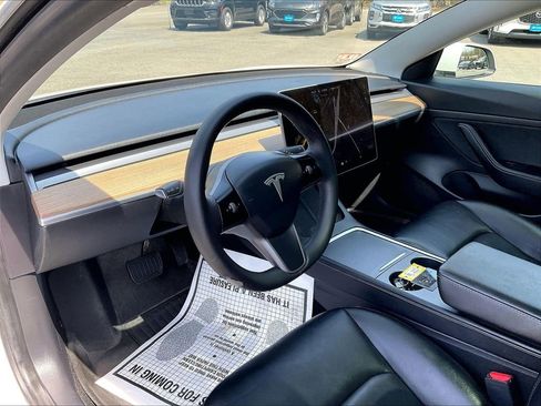 Used 2021 Tesla Model 3 Standard Range Plus RWD image 8