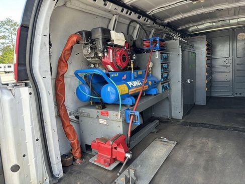 Used 2018 Chevrolet Express 3500 Extended w/ Driver Convenience Package image 4