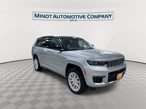 Certified 2021 Jeep Grand Cherokee L Summit w/ Luxury Tech Group V image 2