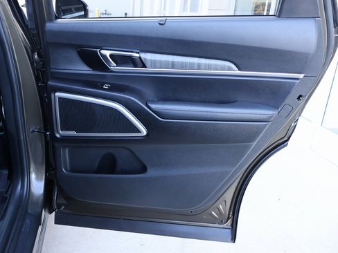 Used 2023 Kia Telluride EX w/ EX Captain's Chair Package image 36