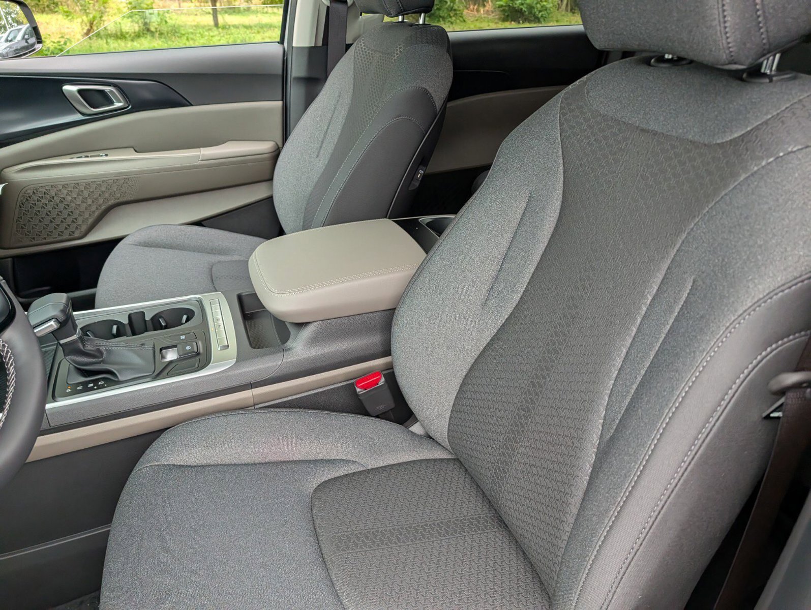 New 2027 Kia Carnival LX FWD image 21