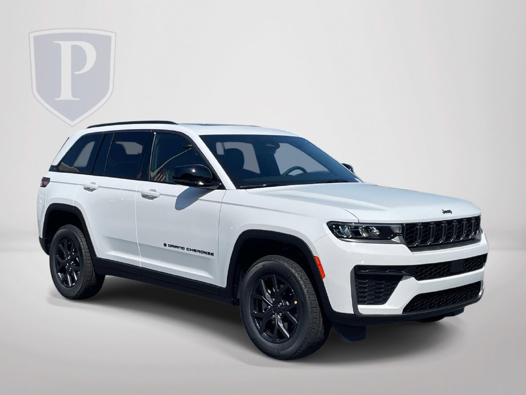 New 2027 Jeep Grand Cherokee Altitude RWD image 2
