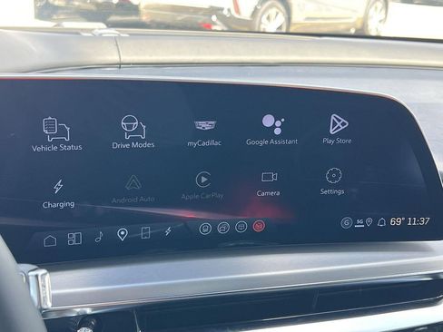 New 2026 Cadillac Lyriq V image 17