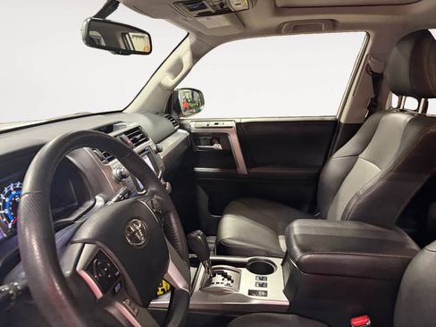 Used 2019 Toyota 4Runner SR5 Premium image 10