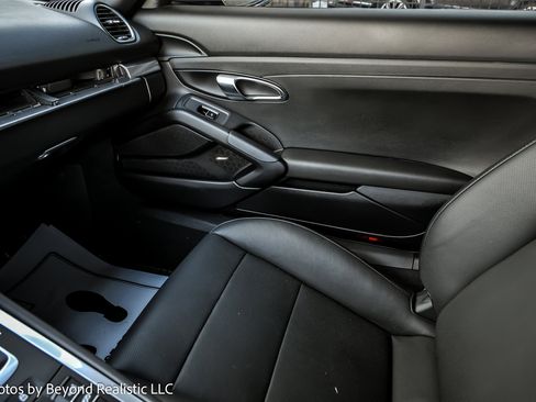 Used 2025 Porsche 718 Cayman image 48