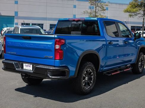 Used 2025 Chevrolet Silverado 1500 ZR2 w/ Technology Package AWD/4WD image 9
