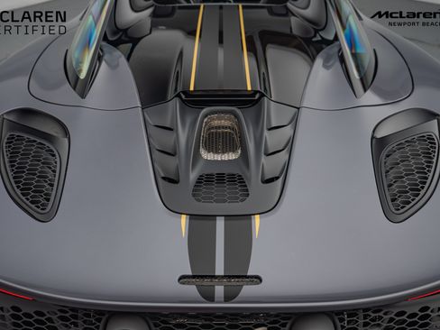 Used 2025 McLaren Artura Spider image 17