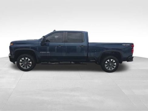 Certified 2022 Chevrolet Silverado 2500 Custom w/ Custom Value Package AWD/4WD image 4