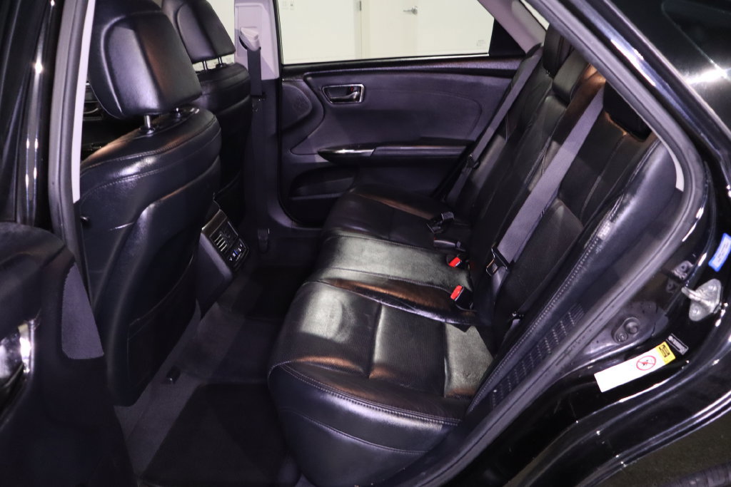 Used 2013 Toyota Avalon Limited FWD image 31