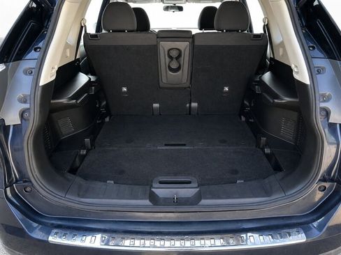 Used 2016 Nissan Rogue S AWD/4WD image 16