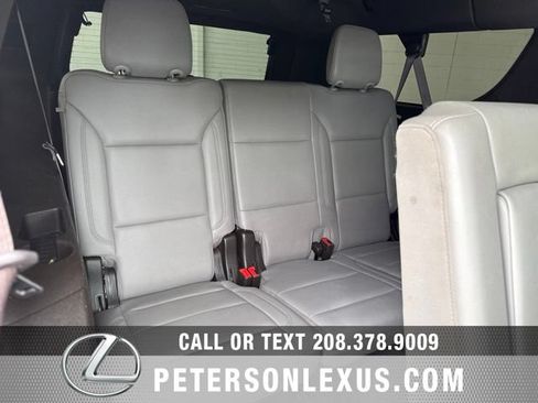 Used 2022 Chevrolet Suburban Z71 w/ Z71 Off-Road Package AWD/4WD image 22