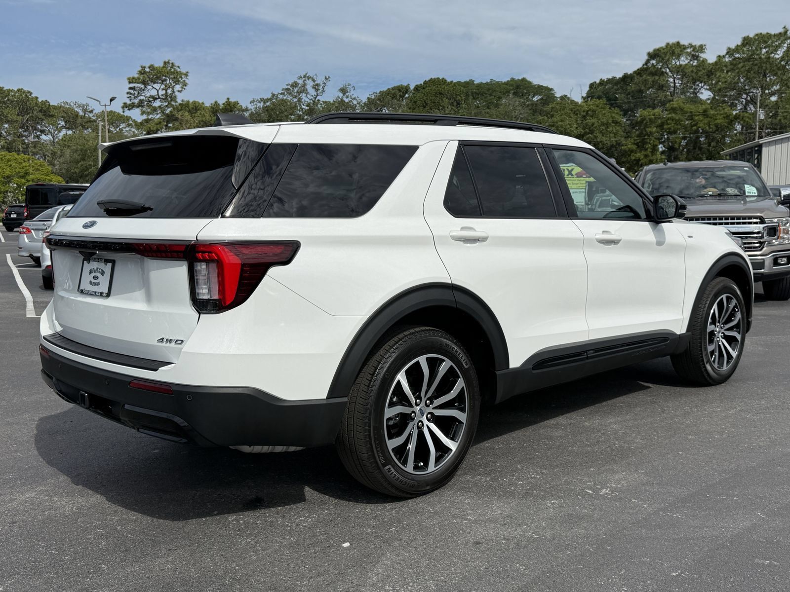 Certified 2025 Ford Explorer ST-Line AWD/4WD image 5