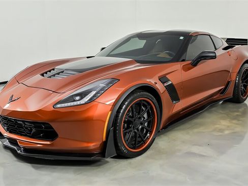 Used 2015 Chevrolet Corvette Z06 w/ 3LZ Preferred Equipment Group RWD image 5