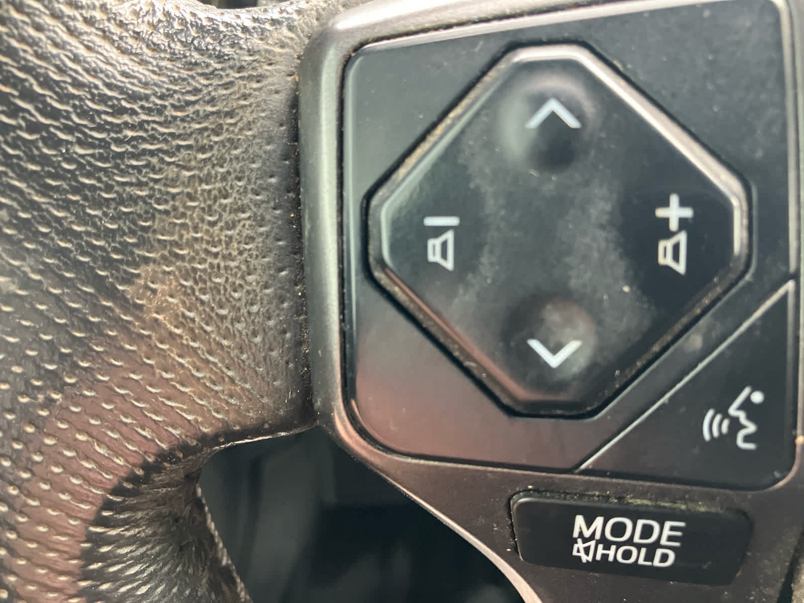 Used 2018 Toyota Tacoma TRD Off-Road AWD/4WD image 17