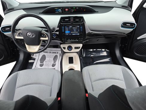 Used 2016 Toyota Prius Three image 9