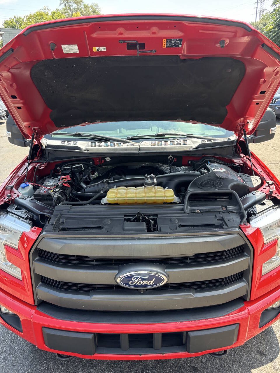 Used 2017 Ford F150 Lariat w/ Equipment Group 502A Luxury AWD/4WD image 33