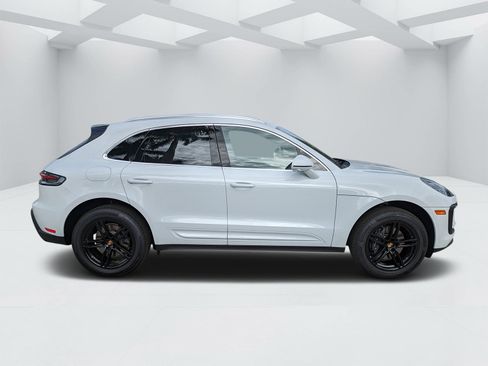 Used 2023 Porsche Macan image 2