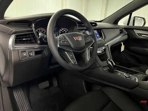 New 2025 Cadillac XT5 Luxury image 13