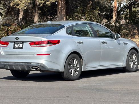 Used 2020 Kia Optima LX image 4