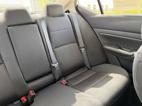 Used 2025 Nissan Altima 2.5 SV FWD image 37