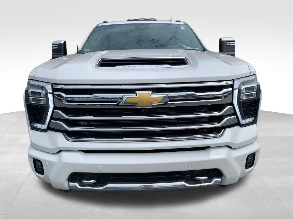 Used 2024 Chevrolet Silverado 2500 High Country w/ High Country Premium Package AWD/4WD image 15