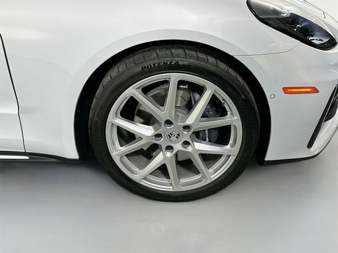Certified 2025 Porsche Panamera image 14