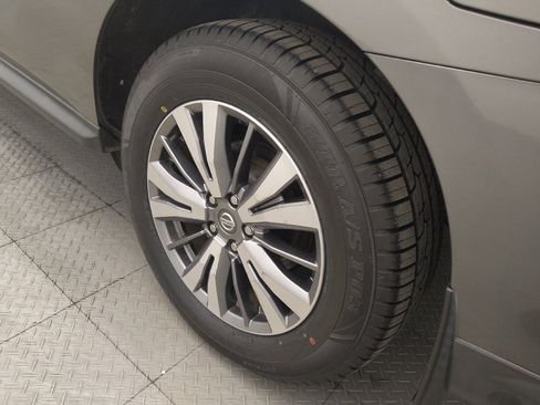 Used 2019 Nissan Pathfinder S FWD image 31