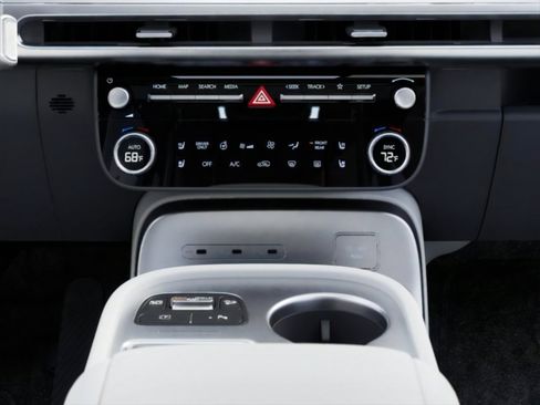 New 2026 Hyundai Ioniq 9 SEL image 16