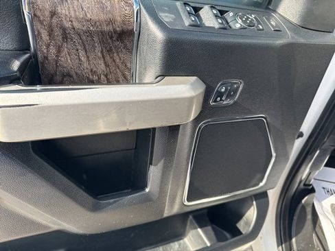 Used 2017 Ford F250 Lariat w/ Lariat Ultimate Package image 31