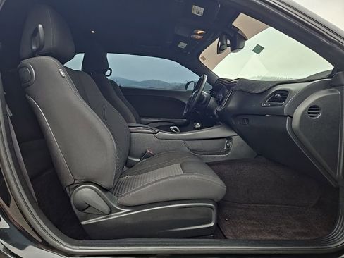 Used 2019 Dodge Challenger SXT image 17