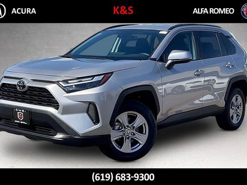 Used 2025 Toyota RAV4 XLE image 1