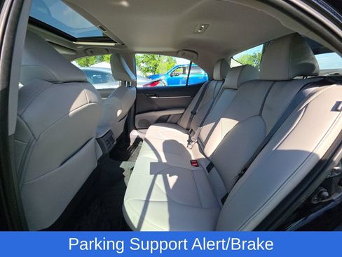 Used 2022 Toyota Camry XLE w/ Navigation Upgrade Package FWD image 8