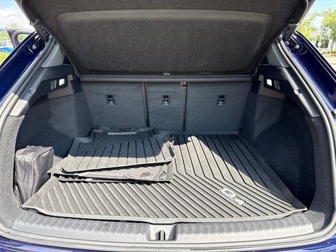 Used 2023 Audi Q4 e-tron Prestige AWD/4WD image 25