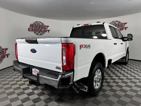 Used 2023 Ford F350 XLT AWD/4WD image 7