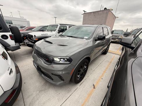 Used 2023 Dodge Durango GT RWD image 1