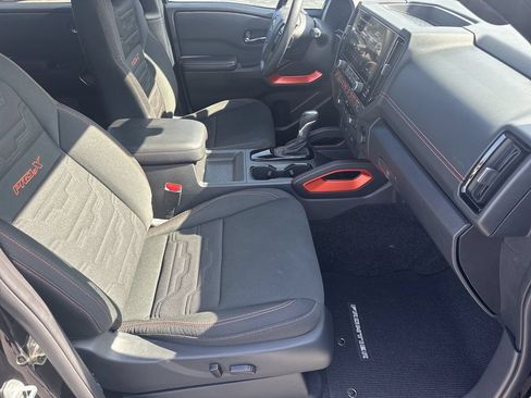 Used 2025 Nissan Frontier Pro-X RWD image 13