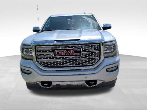 Used 2017 GMC Sierra 1500 Denali w/ Denali Ultimate Package AWD/4WD image 8