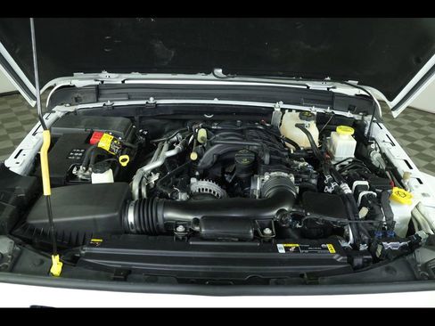 Used 2022 Jeep Gladiator Sport AWD/4WD image 18
