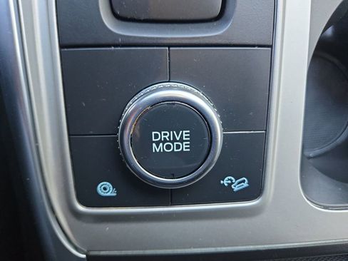 Used 2022 Ford Explorer XLT w/ Equipment Group 202A image 24