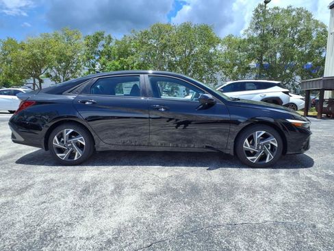 New 2025 Hyundai Elantra Sport image 9