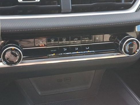 Used 2025 Chevrolet Equinox LT image 19