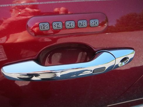 Used 2014 Lincoln MKX AWD w/ Equipment Group 102A image 7