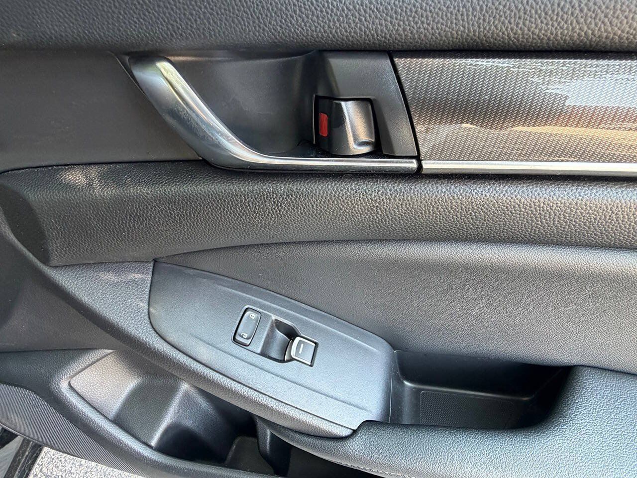 Used 2022 Honda Accord Sport image 32