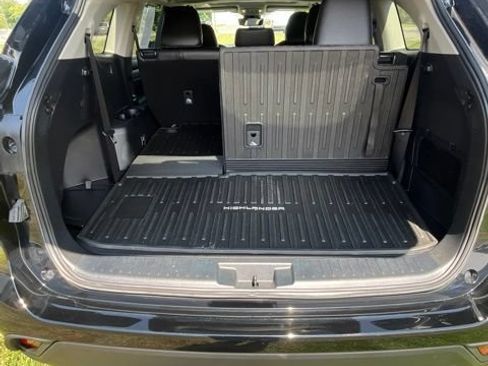 Used 2022 Toyota Highlander XLE AWD/4WD image 21