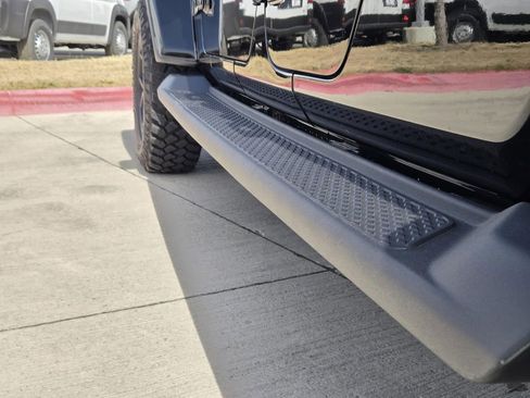 New 2025 Jeep Gladiator Sport image 7