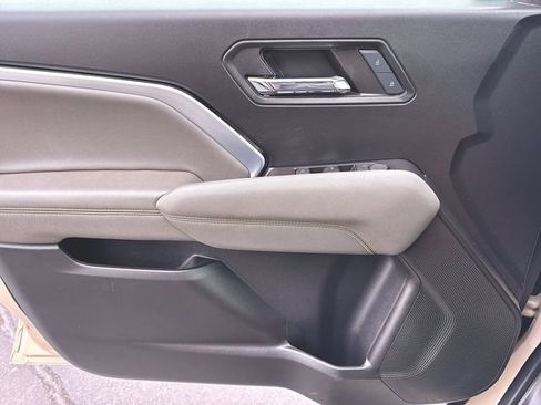 Used 2024 Chevrolet Colorado ZR2 w/ Technology Package AWD/4WD image 23