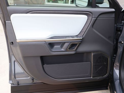 Used 2023 Rivian R1S Adventure AWD/4WD image 11