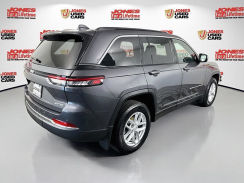 Used 2025 Jeep Grand Cherokee Laredo X AWD/4WD image 16