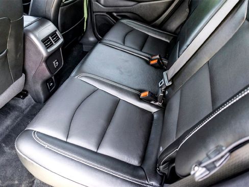 Used 2024 GMC Terrain SLT image 28